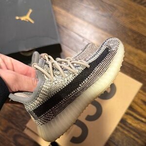 Adidas Yeezy Boost 350 V2 Sneakers